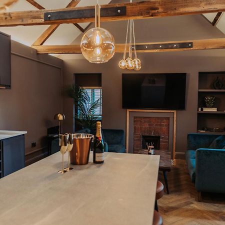 Magistrates Penthouse Suite - Town Centre Apartments With Spa モーペス エクステリア 写真