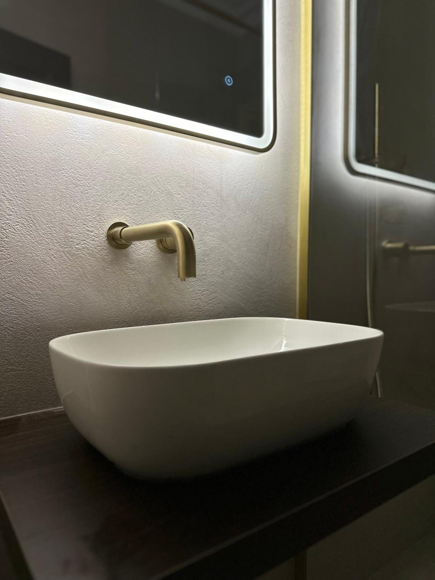 Magistrates Penthouse Suite - Town Centre Apartments With Spa モーペス エクステリア 写真