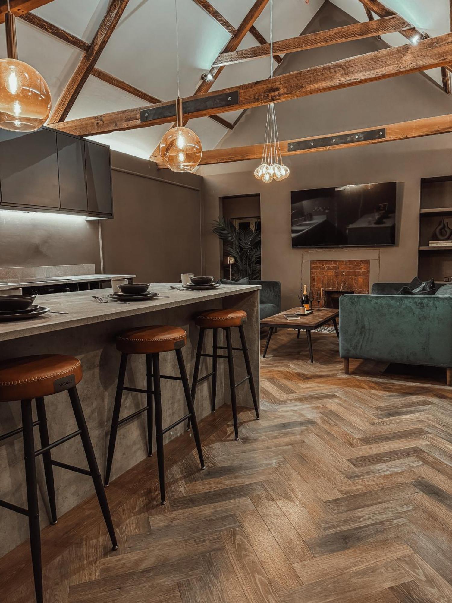 Magistrates Penthouse Suite - Town Centre Apartments With Spa モーペス エクステリア 写真
