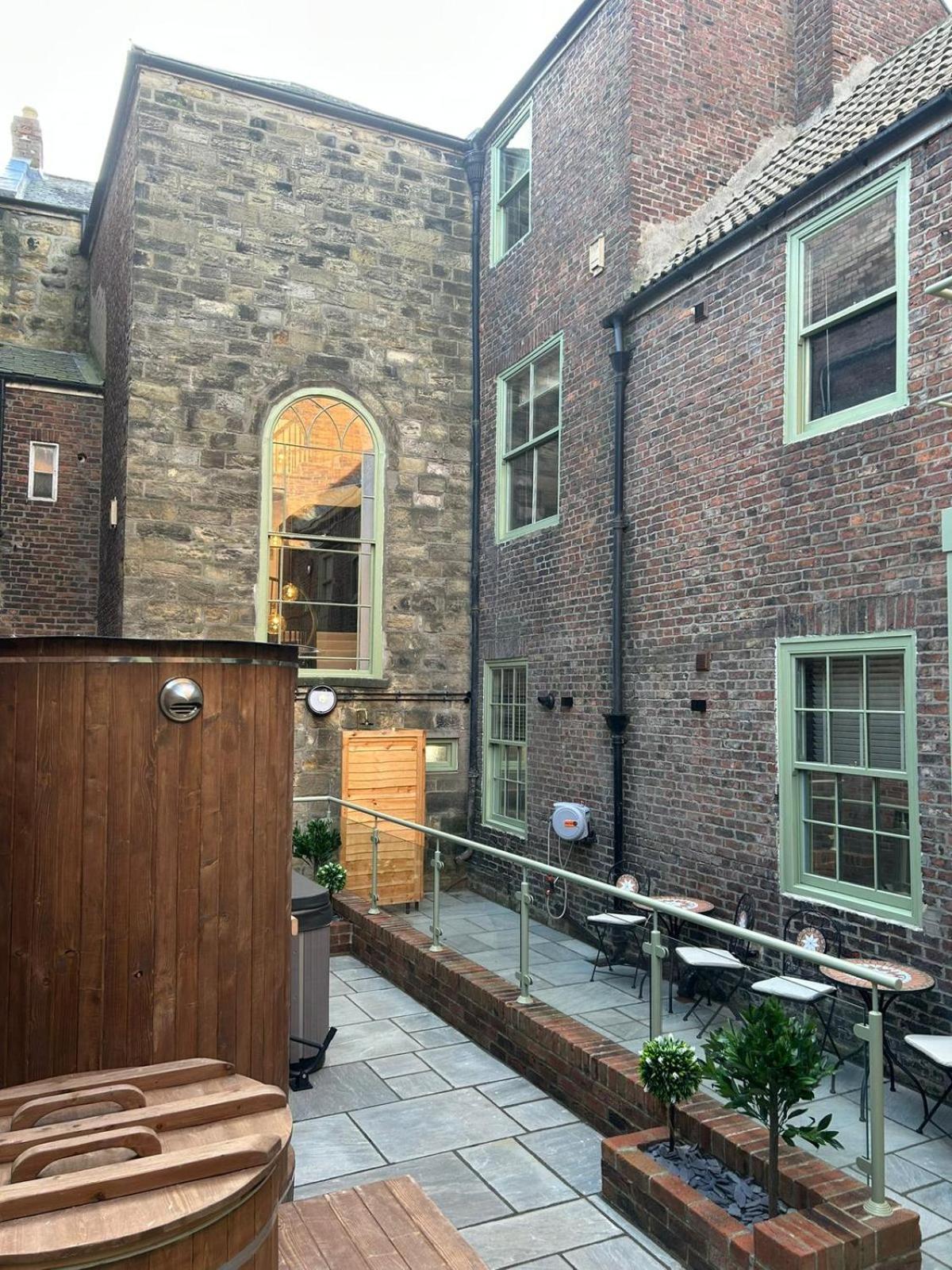 Magistrates Penthouse Suite - Town Centre Apartments With Spa モーペス エクステリア 写真